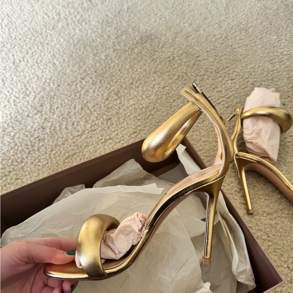 Gianvitto Rossi Bijoux Gold Heels- Size 36